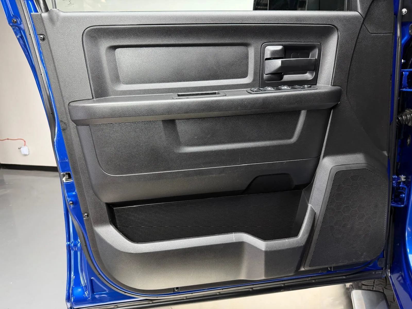 Used 2018 RAM 2500 Tradesman w/ Chrome Appearance Group RWD image 22