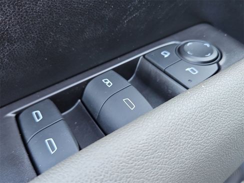 Used 2024 Chevrolet Colorado ZR2 w/ Technology Package image 34