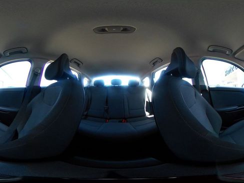 Used 2025 Kia K4 LXS image 42