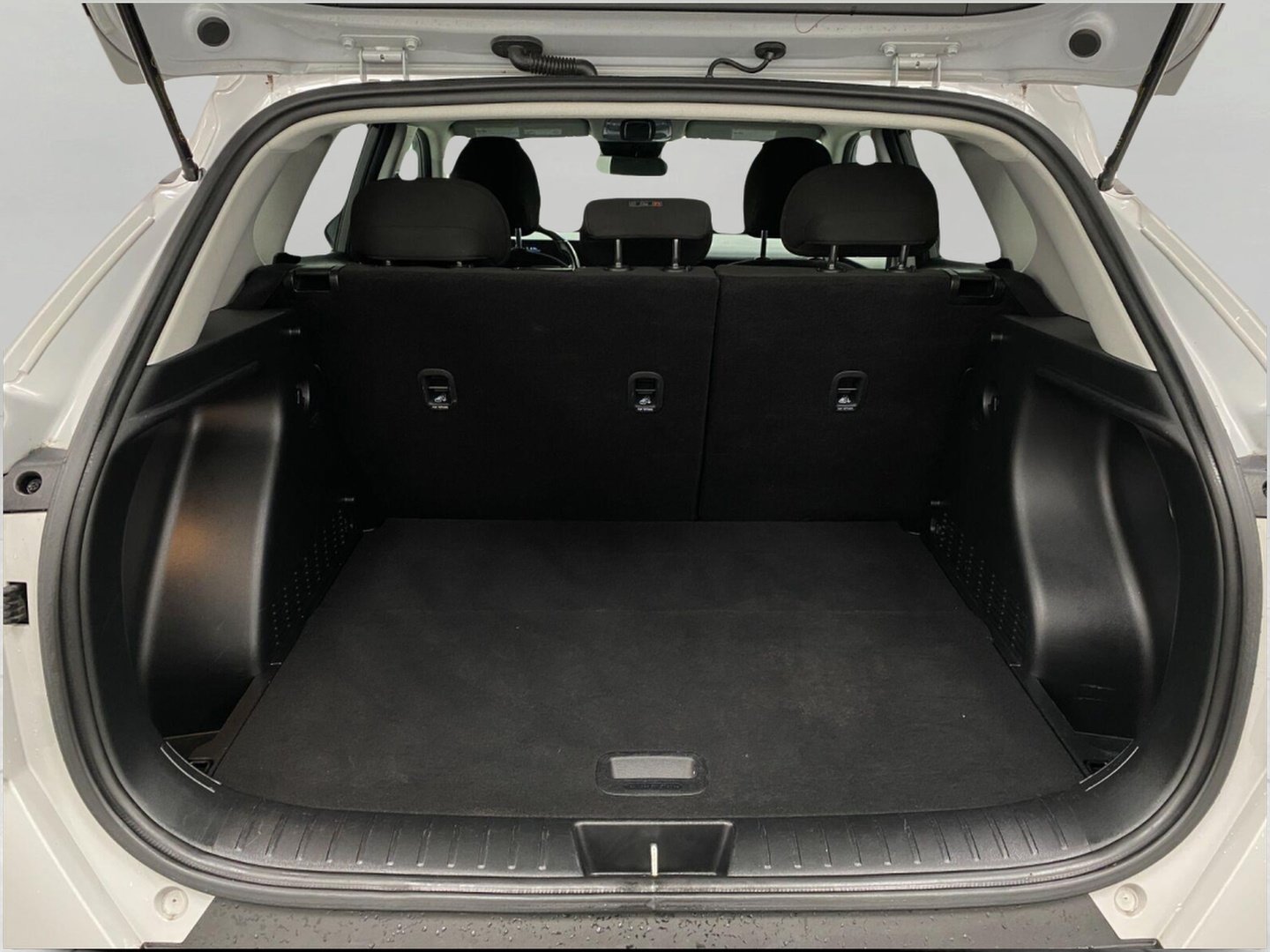 Certified 2024 Hyundai Kona SEL AWD/4WD image 5