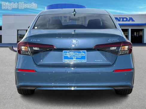 Used 2025 Honda Civic Sport Touring image 5