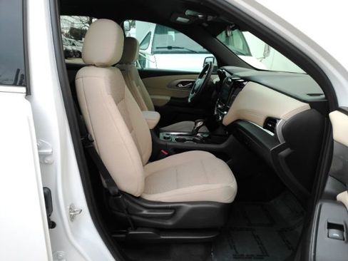 Used 2023 Chevrolet Traverse LT w/ LPO, Cargo Package image 21