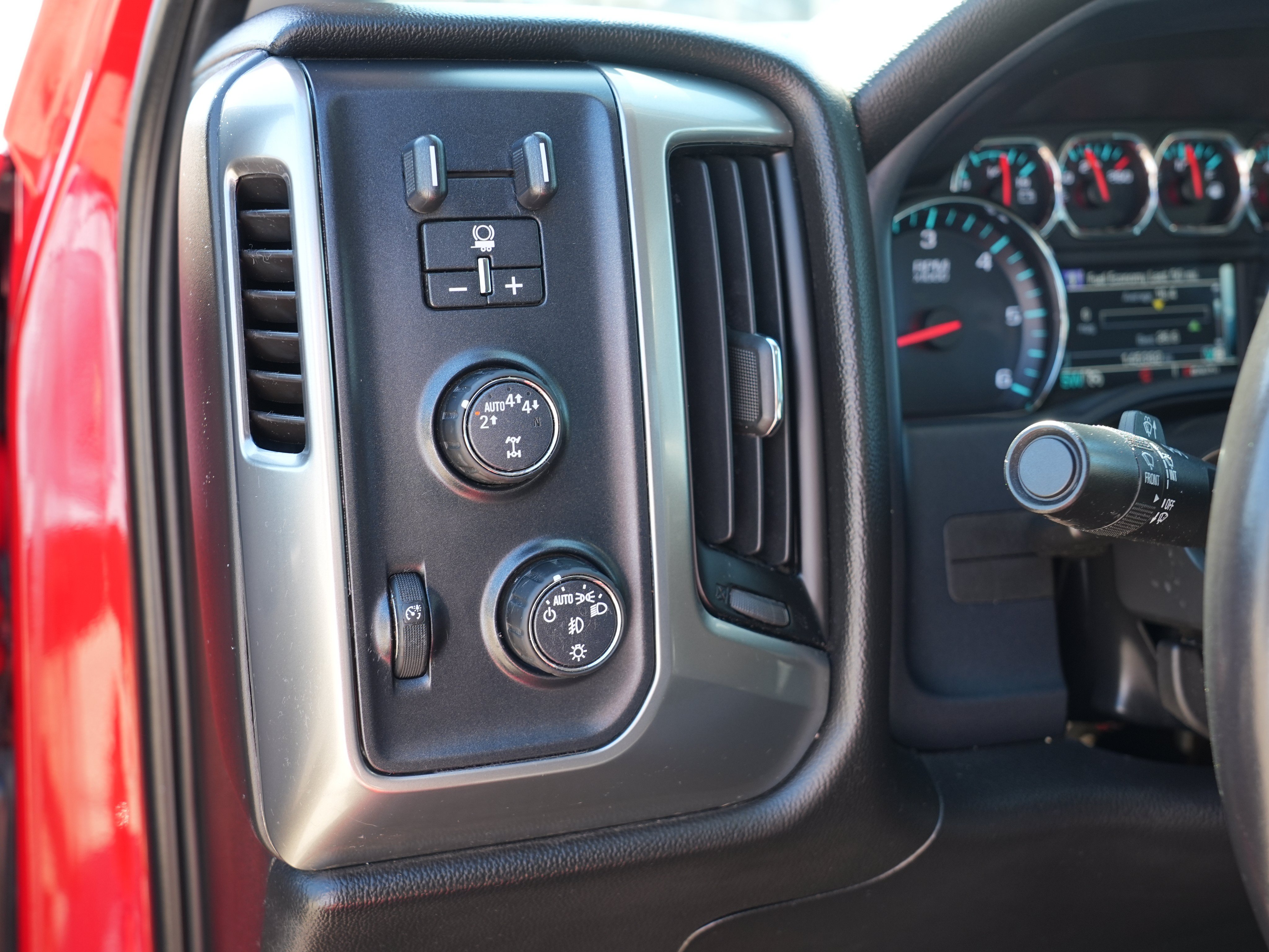 Used 2018 Chevrolet Silverado 1500 LT w/ All Star Edition AWD/4WD image 19