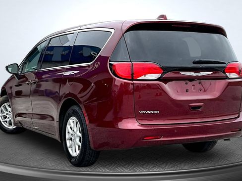 Used 2020 Chrysler Voyager LX FWD image 4