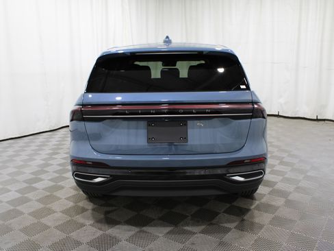 Used 2025 Lincoln Nautilus Premier AWD/4WD image 26