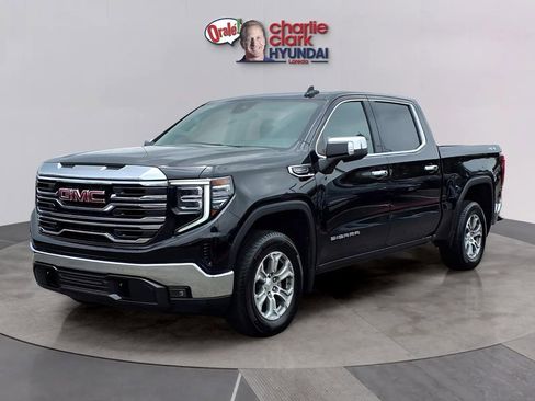 Used 2025 GMC Sierra 1500 SLT AWD/4WD image 1