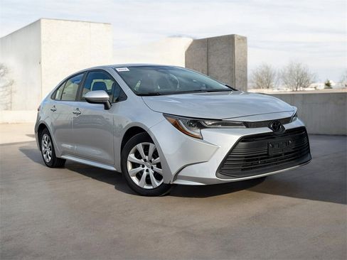 Used 2024 Toyota Corolla LE image 12