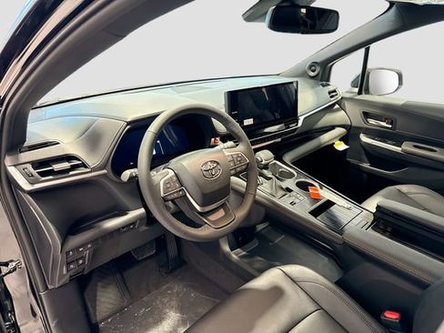 New 2026 Toyota Sienna XLE Woodland Edition AWD/4WD image 8