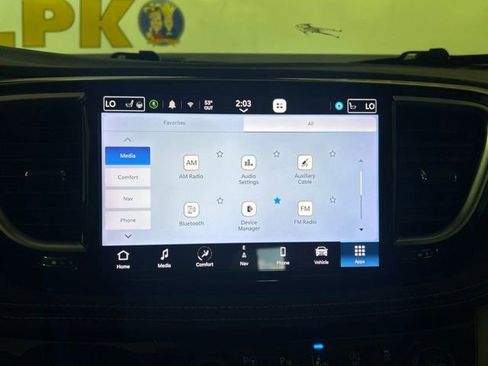 Used 2022 Chrysler Pacifica Limited FWD image 29