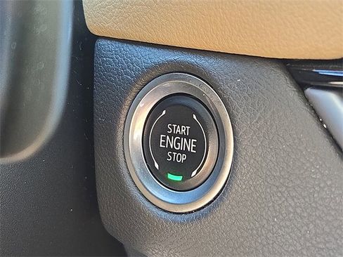 Certified 2024 Cadillac XT4 Luxury w/ LPO, Floor Liner Package image 26