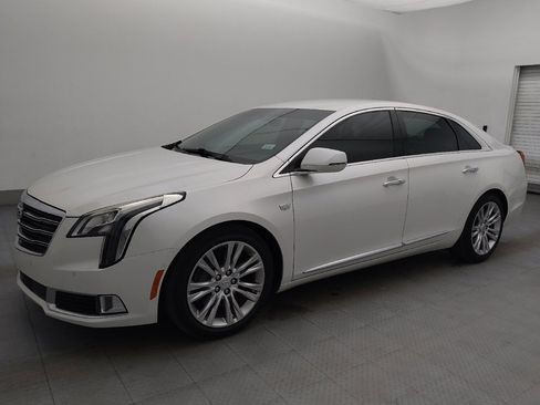 Used 2018 Cadillac XTS Luxury image 2