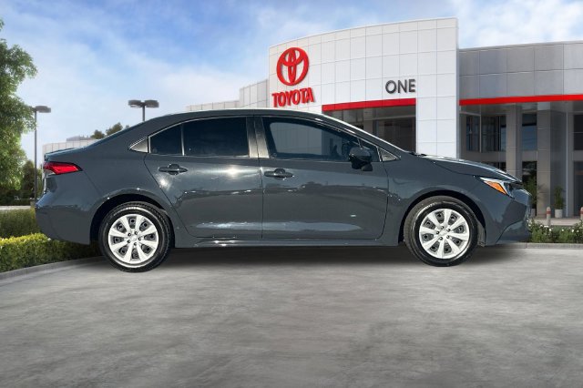 Used 2026 Toyota Corolla LE FWD image 3