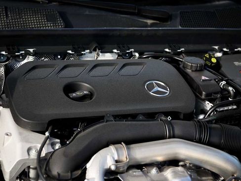 Used 2025 Mercedes-Benz CLA 250 4MATIC image 25