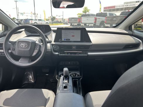 Used 2025 Toyota Prius LE AWD/4WD image 22