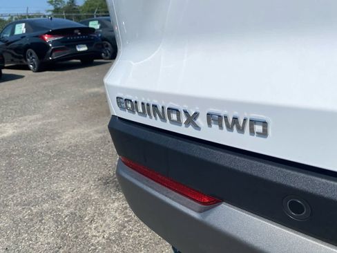 New 2025 Chevrolet Equinox LT w/ Convenience Package II image 29