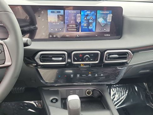 New 2026 Nissan Sentra SR w/ Floor Mat Package FWD image 9