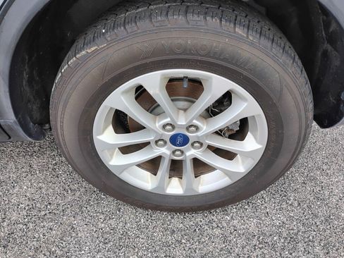 Used 2022 Ford Escape SE w/ Cold Weather Package AWD/4WD image 25