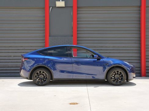Used 2023 Tesla Model Y Long Range AWD/4WD image 6