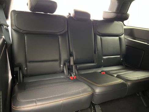 Used 2025 Ford Expedition Tremor AWD/4WD image 37