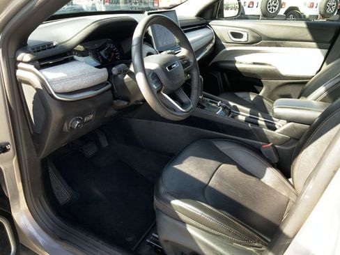 Used 2023 Jeep Compass Latitude AWD/4WD image 20