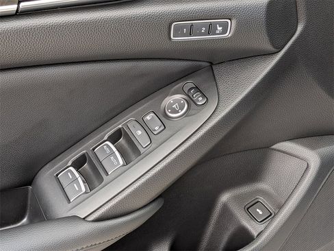 Used 2021 Honda Accord EX-L image 16