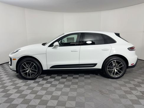 Used 2026 Porsche Macan AWD/4WD image 2