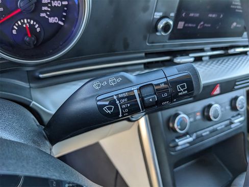 Certified 2022 Kia Carnival LX image 33