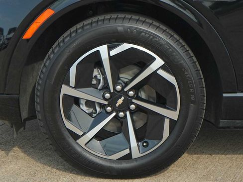Used 2025 Chevrolet Equinox EV LT w/ Convenience Package FWD image 7
