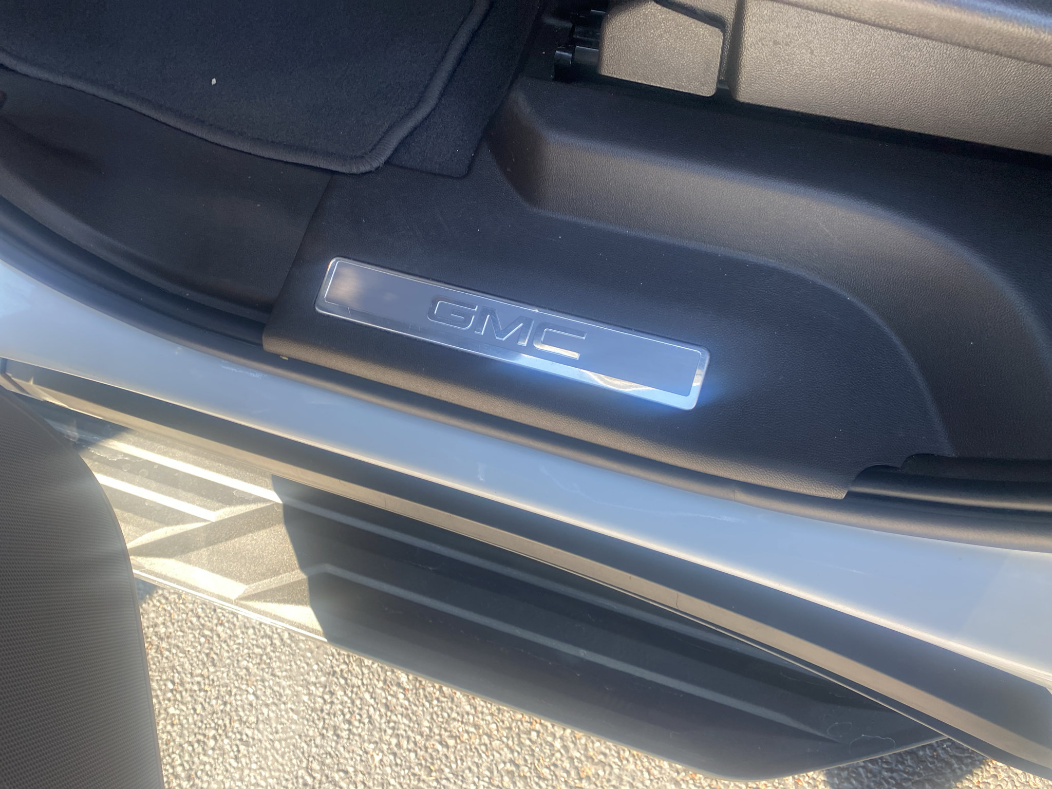 Used 2021 GMC Yukon SLT w/ SLT Luxury Package RWD image 11