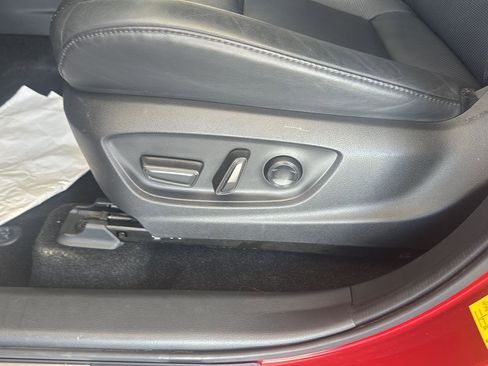 Used 2023 Toyota Crown Limited image 13