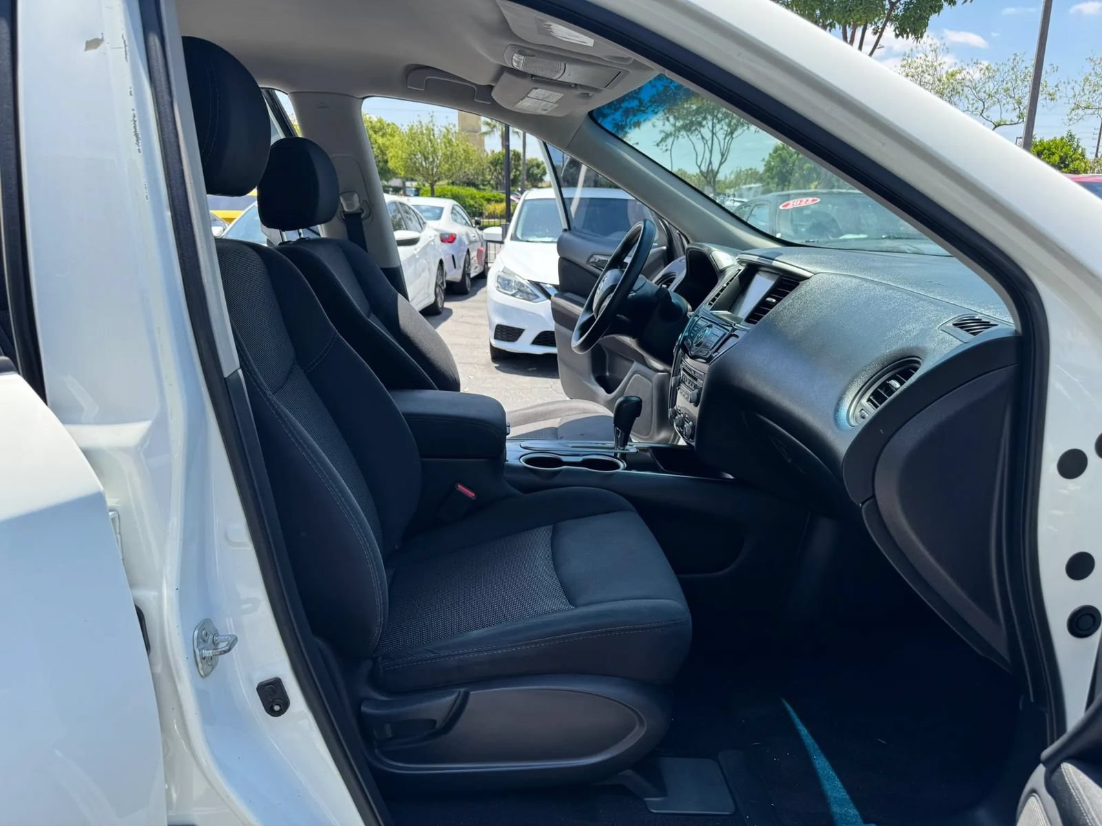 Used 2017 Nissan Pathfinder S FWD image 12