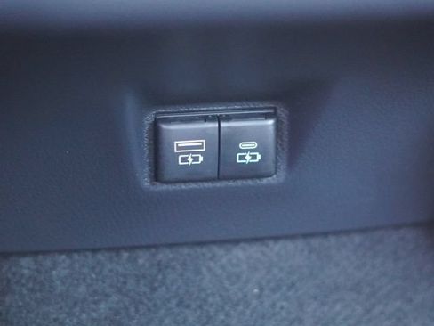Used 2026 Toyota Camry Hybrid w/ Multimedia Upgrade Package FWD image 39