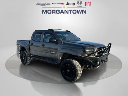 Used 2012 Toyota Tacoma Base image 3