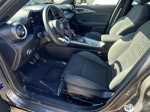 Used 2025 Alfa Romeo Tonale image 14