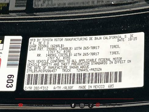Used 2025 Toyota Tacoma TRD Off-Road AWD/4WD image 28