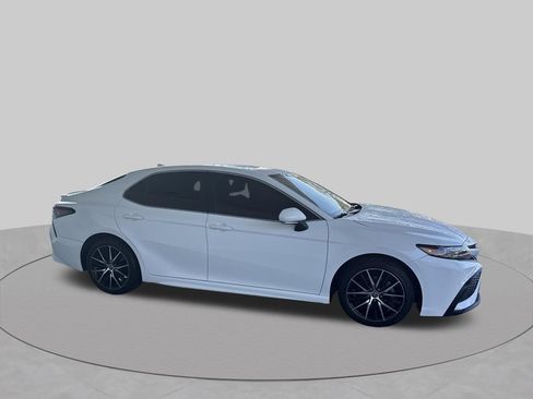 Used 2024 Toyota Camry SE FWD image 13