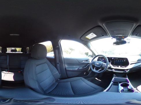 Used 2025 Chevrolet Equinox LT FWD image 41