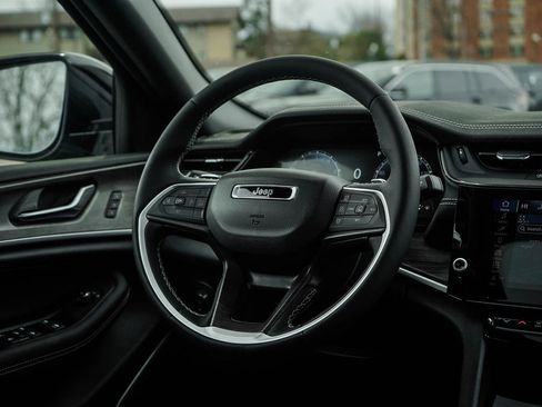 New 2026 Jeep Grand Cherokee L Limited AWD/4WD image 17