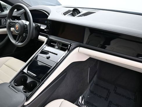 Certified 2026 Porsche Panamera 4 AWD/4WD image 31