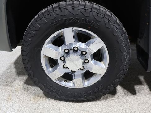 Used 2018 GMC Sierra 3500 Denali w/ Suspension Package, Off-Road image 9