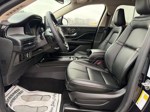 Used 2023 Lincoln Corsair AWD image 21