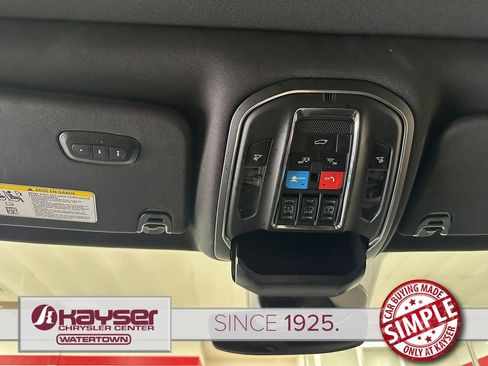 Used 2024 Jeep Wagoneer 4WD w/ Premium Group I image 34