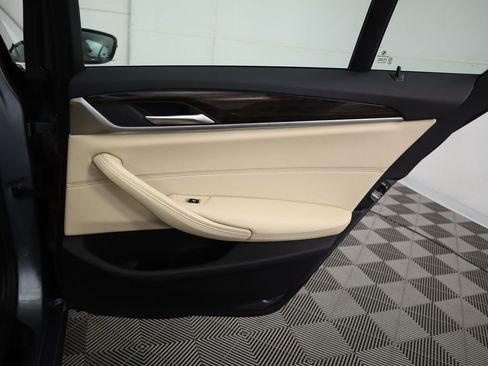 Used 2021 BMW 530e xDrive 530e iPerformance w/ Convenience Package image 28