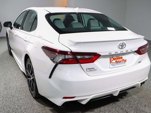 Used 2023 Toyota Camry SE FWD image 9
