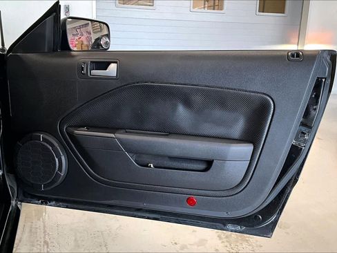 Used 2006 Ford Mustang GT image 23