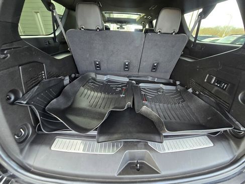 Used 2021 GMC Yukon XL Denali w/ LPO, Illumination Package image 37