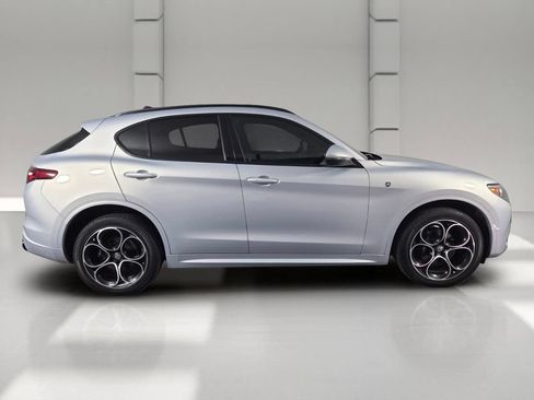 Used 2021 Alfa Romeo Stelvio Ti Sport AWD/4WD image 4