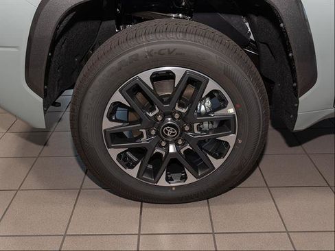 New 2026 Toyota Tundra Limited AWD/4WD image 5