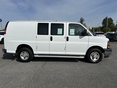 Used 2023 Chevrolet Express 2500 w/ Driver Convenience Package image 4