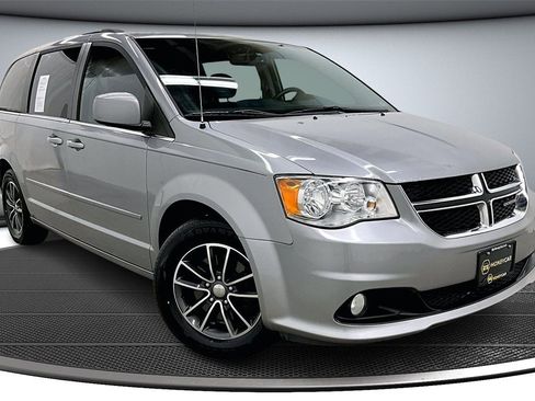 Used 2016 Dodge Grand Caravan SXT image 1